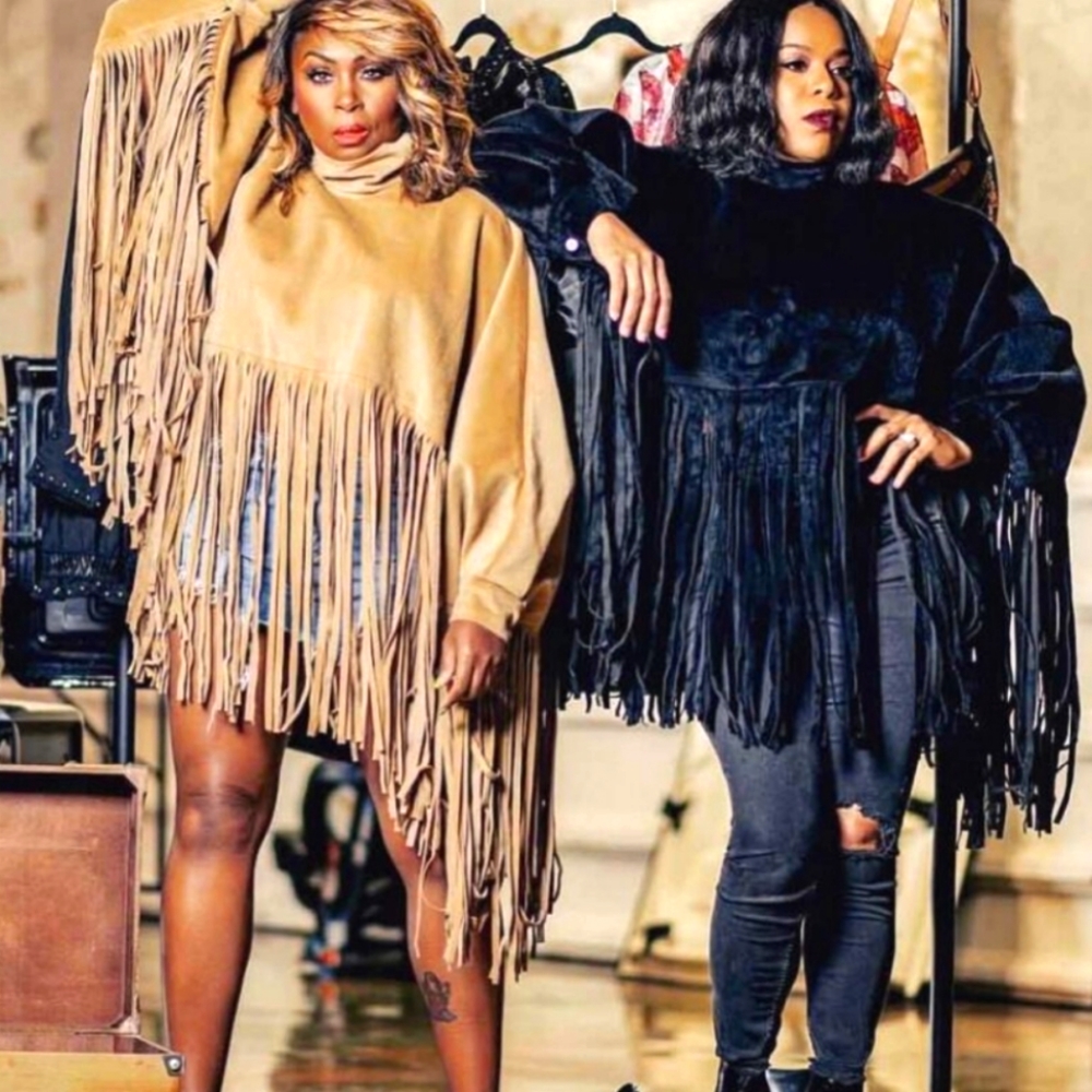 Fringe overcoat shawl🆕️✅